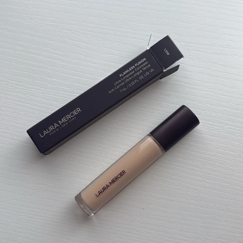 Laura Mercier Flawless Fusion Concealer - Black Packaging